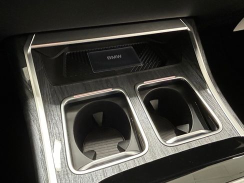 Used 2025 BMW 760i xDrive w/ Executive Package image 20