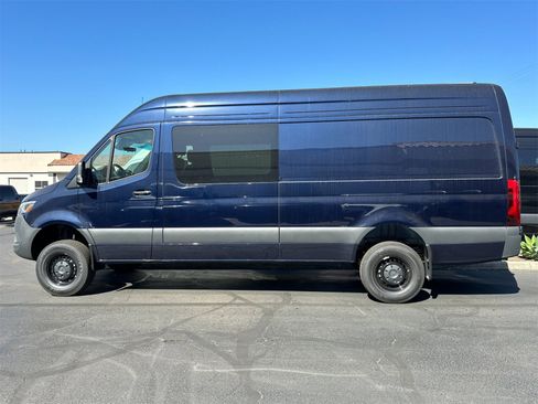 Used 2024 Mercedes-Benz Sprinter 2500 image 7