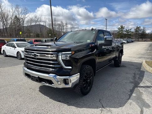 Used 2025 Chevrolet Silverado 2500 LTZ w/ LTZ Premium Package image 44