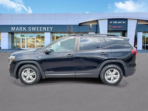 Used 2022 GMC Terrain SLE w/ Driver Convenience Package FWD image 30