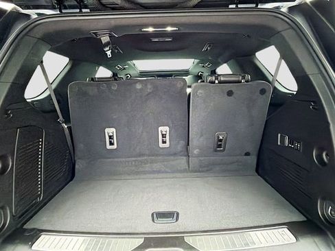 Used 2021 Chevrolet Tahoe Premier w/ Premium Package image 27