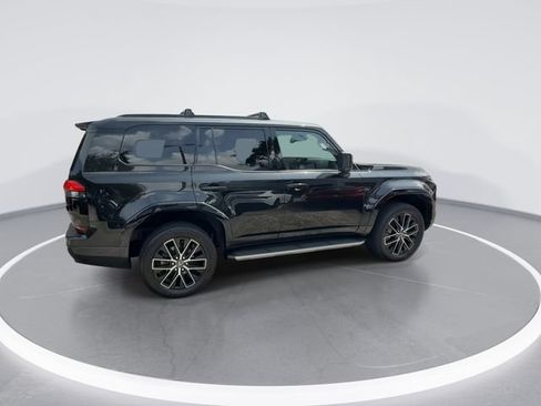 Used 2024 Lexus GX 550 w/ Accessory Package (2T) AWD/4WD image 9