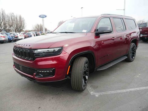 New 2025 Jeep Wagoneer L Series II image 3