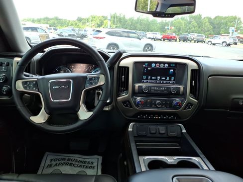 Used 2018 GMC Sierra 1500 Denali w/ Denali Ultimate Package AWD/4WD image 11