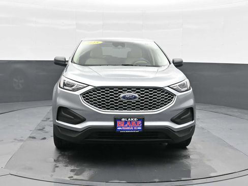 Used 2023 Ford Edge SE image 3