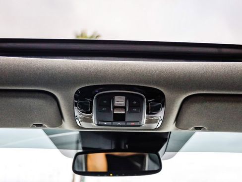 Used 2021 Hyundai Palisade Limited image 17