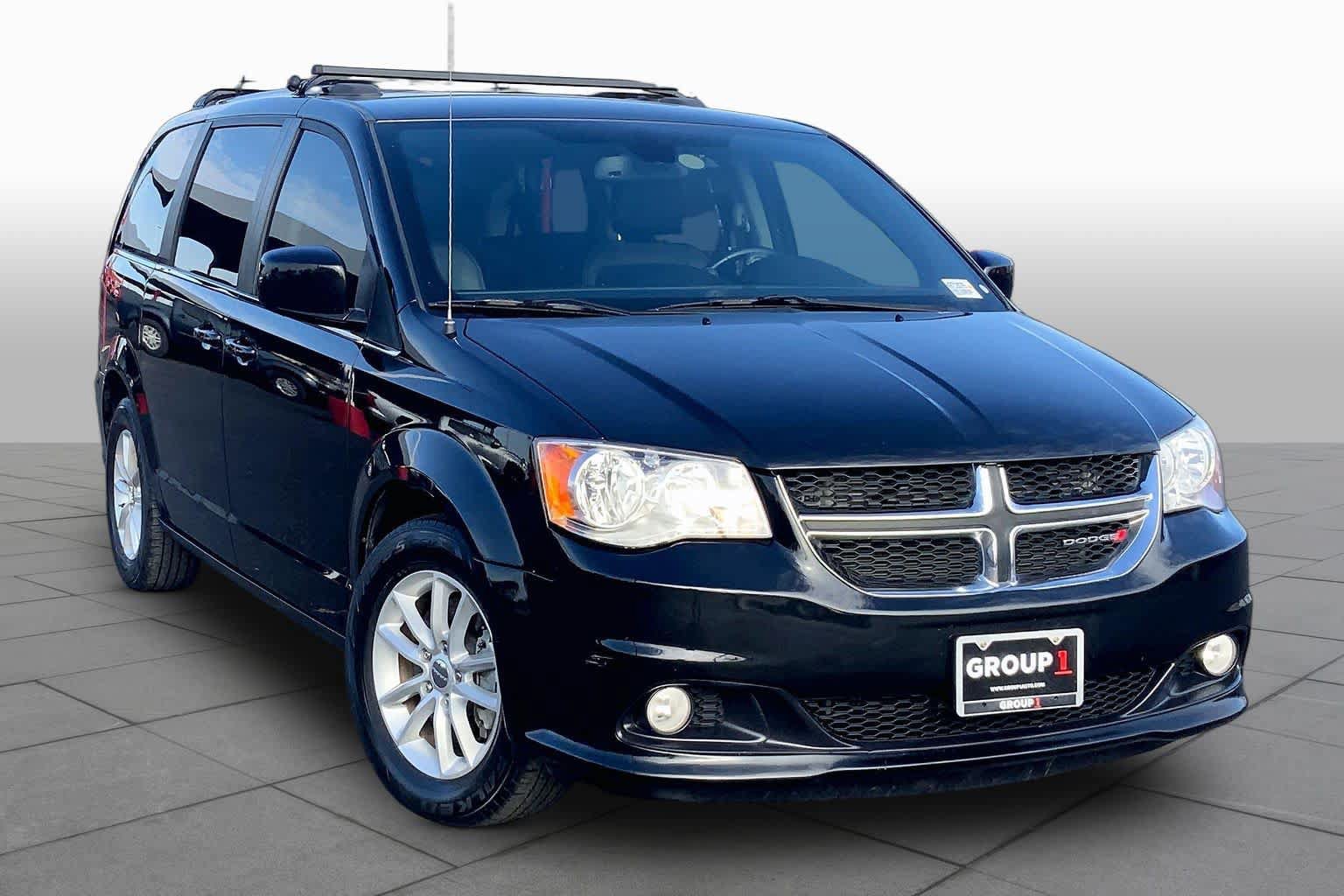 Used 2019 Dodge Grand Caravan SXT FWD image 3