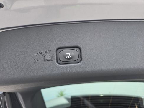 New 2026 Lincoln Nautilus Premier AWD/4WD image 13