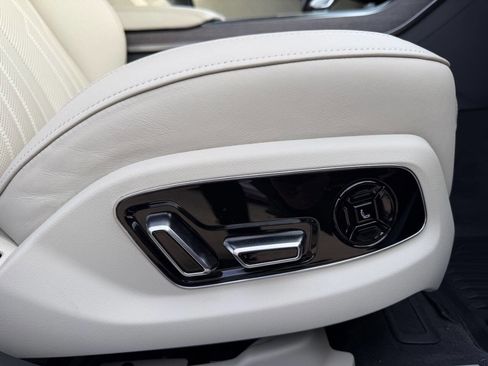 Used 2022 Audi A8 L 3.0T w/ Executive Package image 14