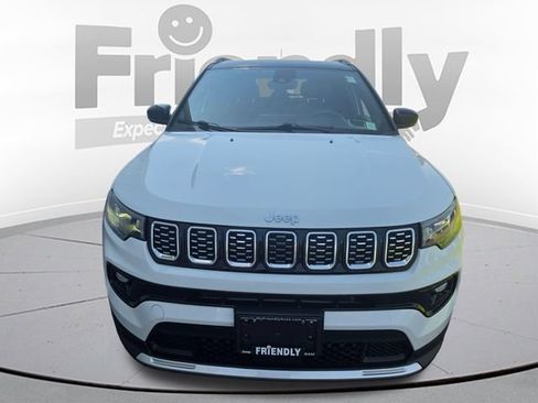 Used 2024 Jeep Compass Limited w/ Sun and Sound Group AWD/4WD image 2