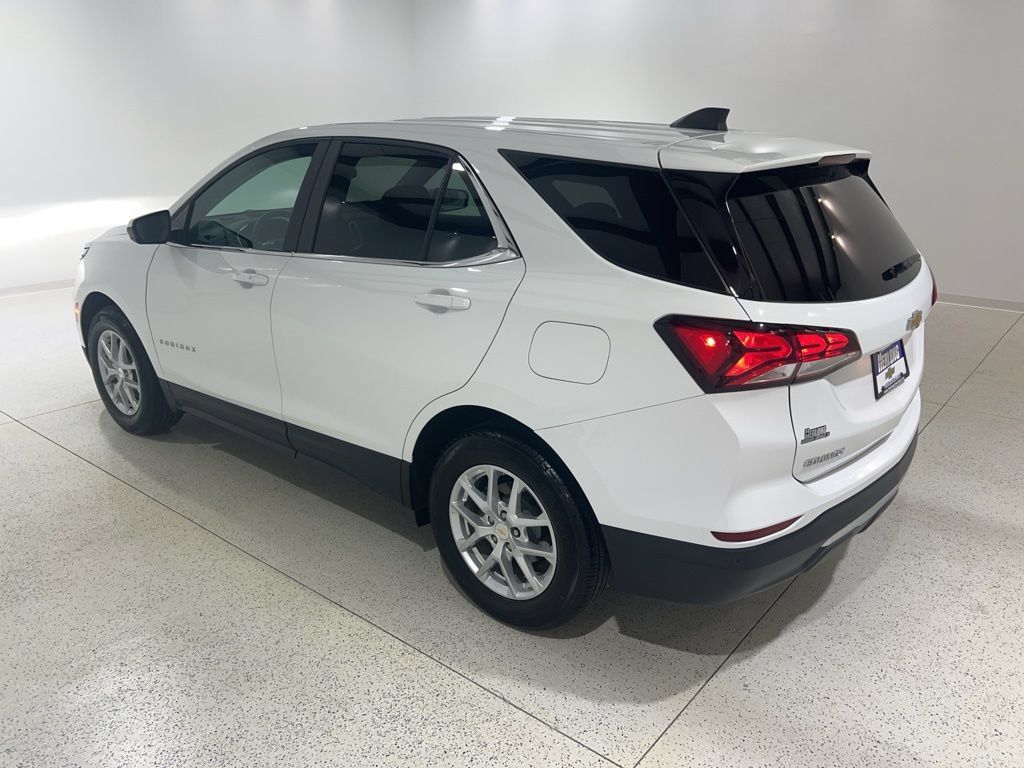 Used 2024 Chevrolet Equinox LT FWD image 3