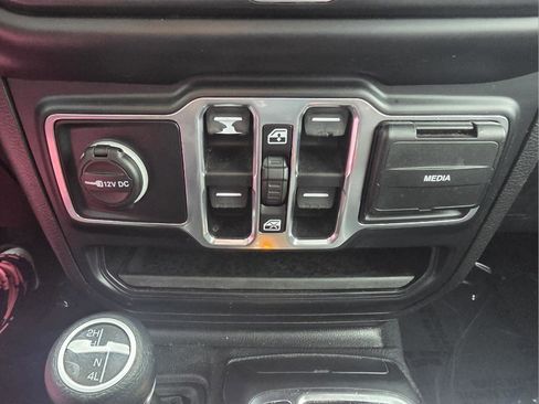 Used 2019 Jeep Wrangler Unlimited Sport S AWD/4WD image 21