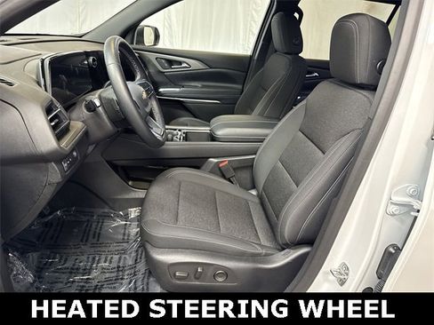 Used 2025 Chevrolet Traverse LT w/ Driver Confidence Package image 10