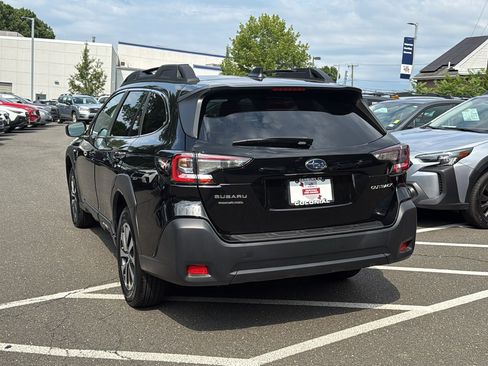 Certified 2025 Subaru Outback Premium AWD/4WD image 8