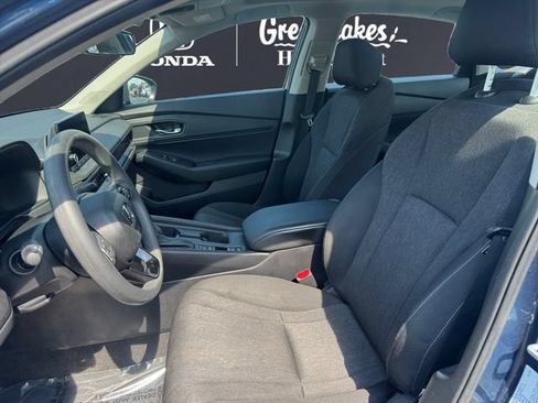 Used 2023 Honda Accord EX image 9