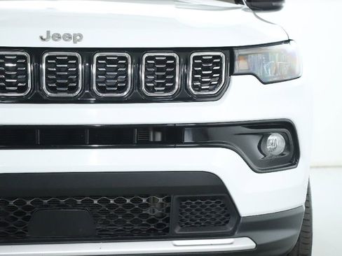 Used 2025 Jeep Compass Limited AWD/4WD image 7