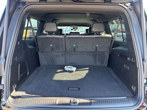 New 2026 Jeep Grand Wagoneer L 2WD image 9