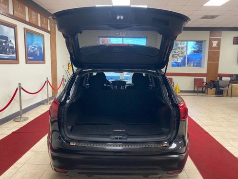 Used 2019 Nissan Rogue Sport S image 11