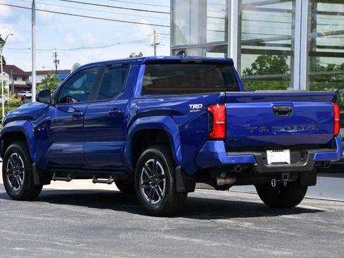 Used 2025 Toyota Tacoma TRD Sport AWD/4WD image 10