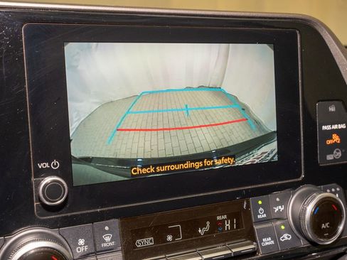 Used 2023 Toyota Highlander XLE image 15