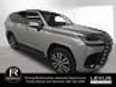 Used 2024 Lexus LX 600 4WD w/ Luxury Package image 2