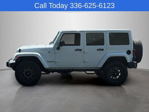 Used 2017 Jeep Wrangler Unlimited Rubicon w/ Connectivity Group AWD/4WD image 2