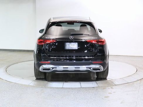 Used 2025 Mercedes-Benz GLC 350e 4MATIC w/ Advanced USB Package image 11