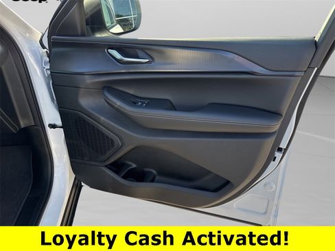 New 2025 Jeep Grand Cherokee Laredo w/ Luxury Tech Group I image 35