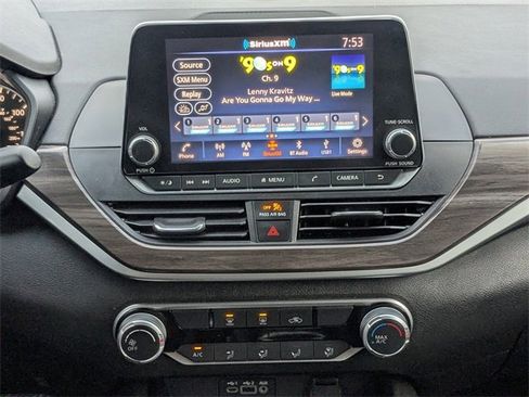 Used 2024 Nissan Altima 2.5 SV image 17