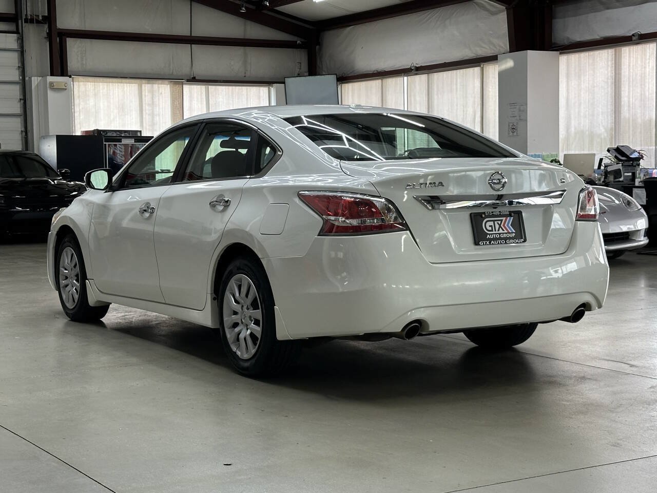 Used 2014 Nissan Altima 2.5 S w/ Display Audio Package FWD image 4