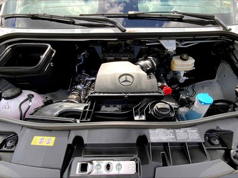 Certified 2025 Mercedes-Benz Sprinter 2500 image 21