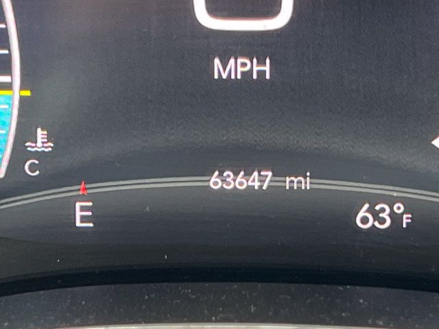 Used 2025 Chrysler Pacifica Select FWD image 7