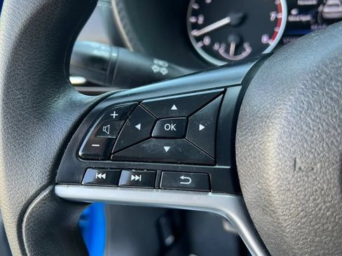 Used 2024 Nissan Sentra SV FWD image 16