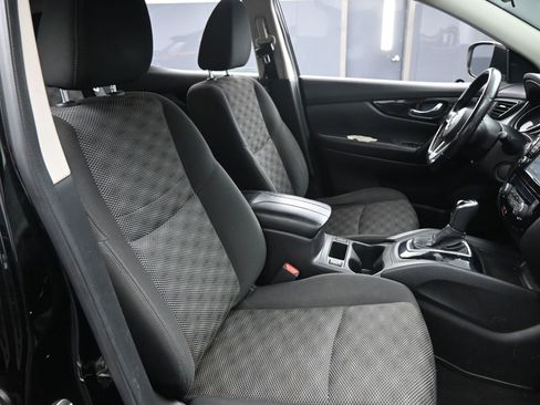 Used 2018 Nissan Rogue Sport SV w/ SV Technology Package image 14