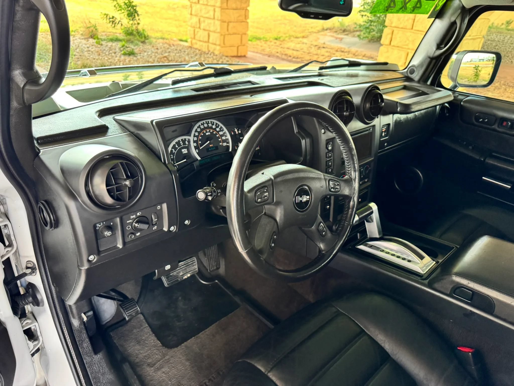 Used 2005 HUMMER H2 w/ Preferred Equipment Group AWD/4WD image 11