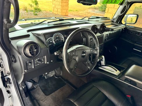 Used 2005 HUMMER H2 w/ Preferred Equipment Group AWD/4WD image 11