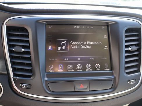 Used 2017 Chrysler 200 Limited Platinum w/ Comfort & Convenience Group image 16