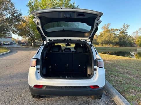 Used 2025 Jeep Compass Latitude w/ Convenience Group image 10