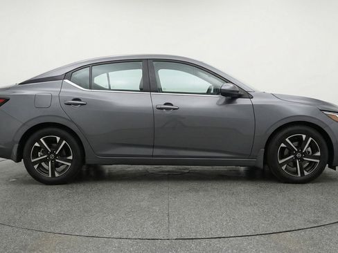 Used 2025 Nissan Sentra SV FWD image 11