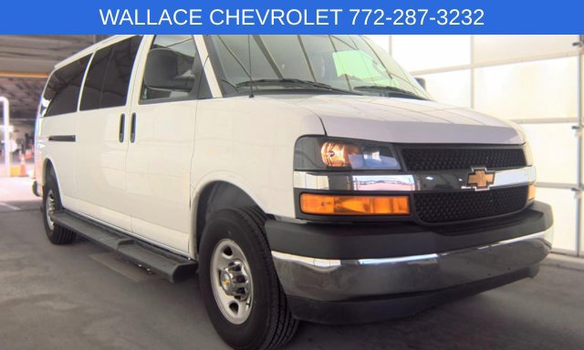 Used 2025 Chevrolet Express 3500 LT RWD image 1