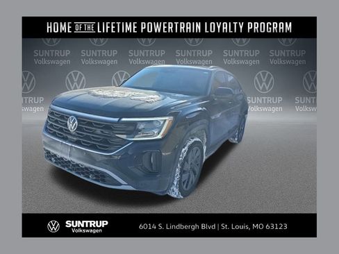 Used 2025 Volkswagen Atlas Cross Sport SE w/ Black Wheel Package image 1