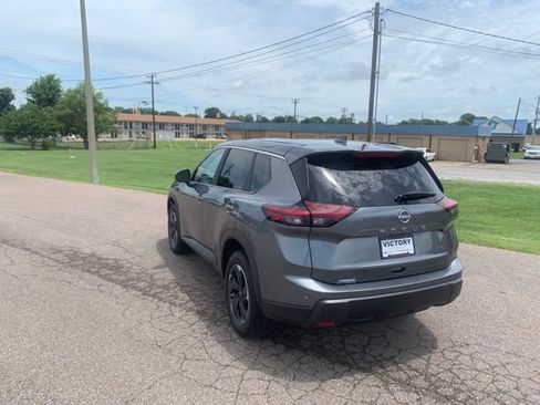 Used 2025 Nissan Rogue SV AWD/4WD image 5