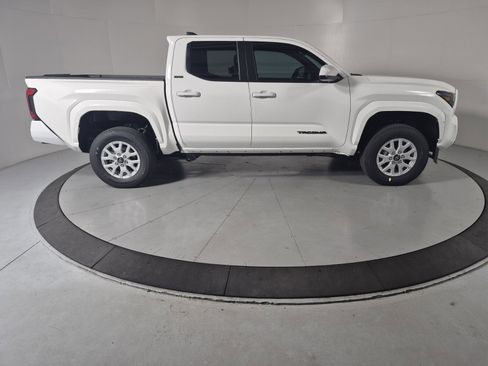 New 2026 Toyota Tacoma SR5 image 5
