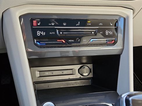 Certified 2022 Volkswagen Tiguan SE w/ Panoramic Sunroof Package image 16