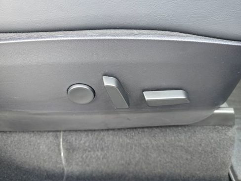 Used 2020 Tesla Model Y Performance image 38