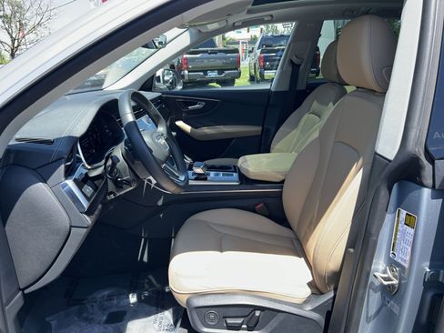 Used 2025 Audi Q8 Premium AWD/4WD image 13