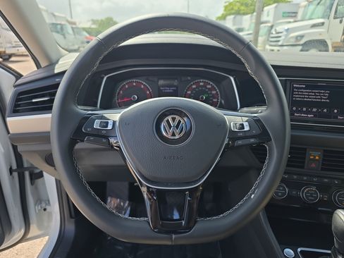 Used 2021 Volkswagen Jetta SE w/ SE Cold Weather Package FWD image 29