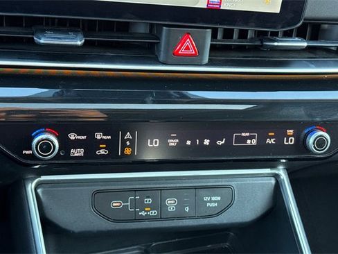 Certified 2025 Kia Carnival SX Prestige image 26