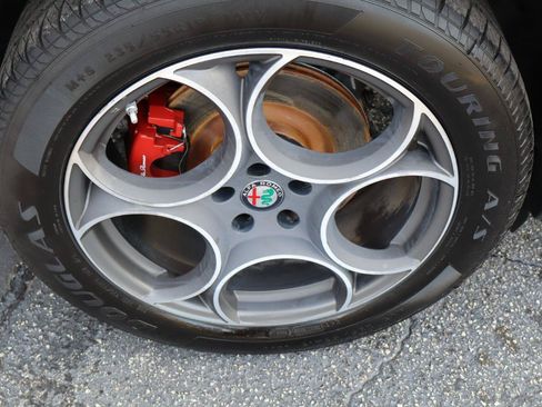 Used 2018 Alfa Romeo Stelvio AWD image 26