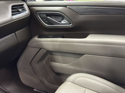 Used 2023 GMC Yukon XL SLT image 24